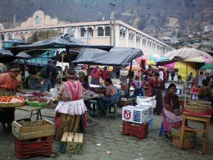 The outdoor vegetable market