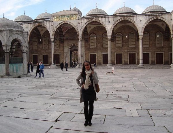 Martina in the Blue Mosque courtyard
