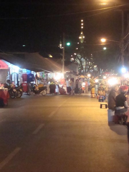 Mae Hong Son night market - temple in background