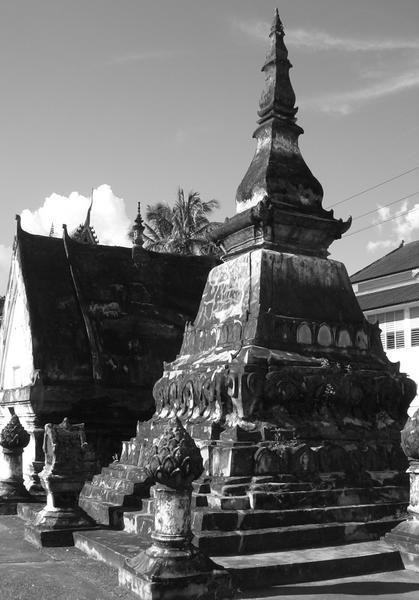 Old Wat (temple) in Town