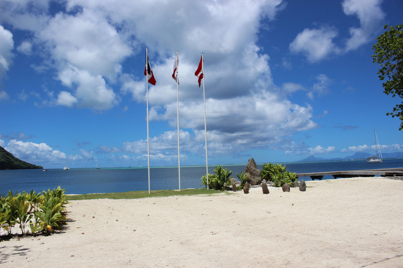 Flags in Huahine