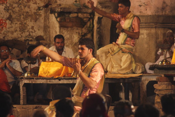 Hindu ceremony on the ganga