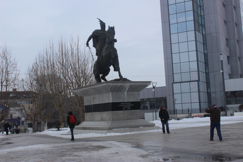 Skanderbeg statue