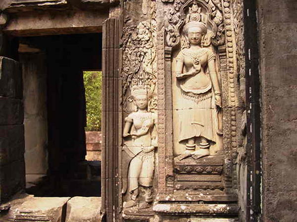 Stone carvings, Angkor ruins