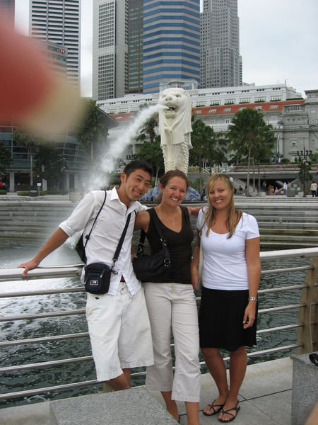 Group Photo with Merlion