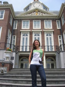 Me, behind Huis Ten Bosch Palace