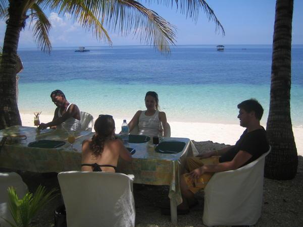 Lunch on the beaches of Siquijor