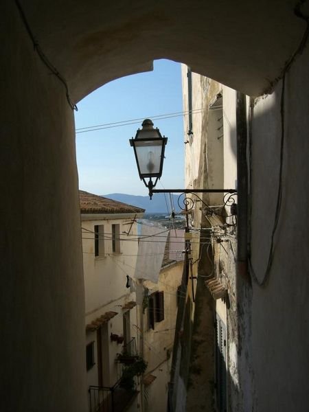 One of the many Sperlonga's narrow alleys