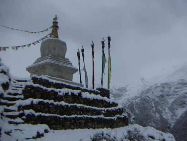 Stupa on the way to Tengboche