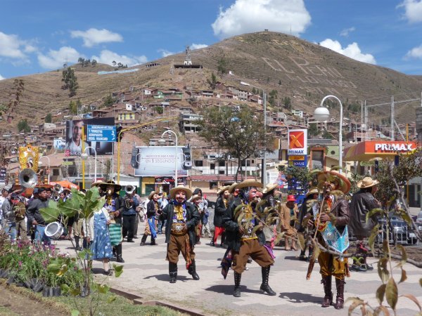 Crazy parade, Cuzco