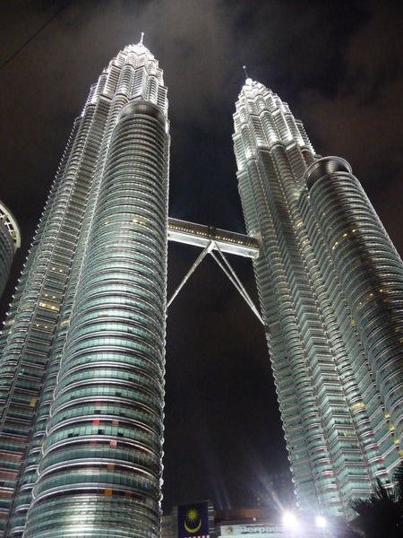 Petronas Towers at night | Photo