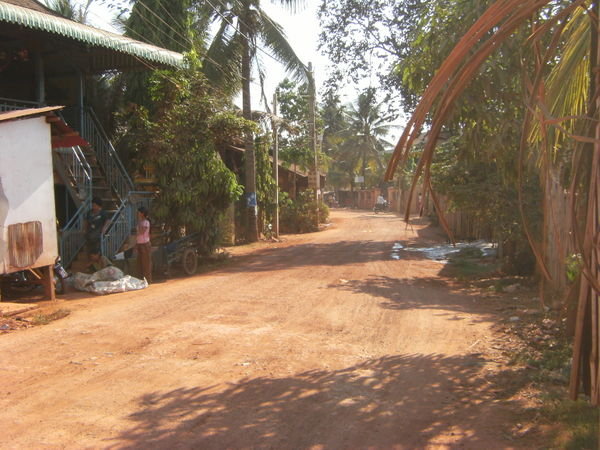 Ma promenade a Siem Reap / My long walk in Siem Reap's neighborhood