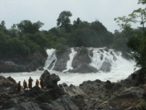 Chutes PhaPheng Waterfalls - Moines / Monks
