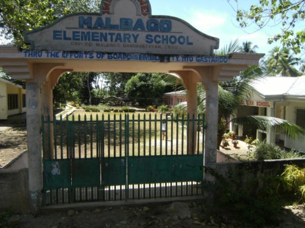 Ecole primaire, en route vers Cebu / Elementary school, on the way to Cebu