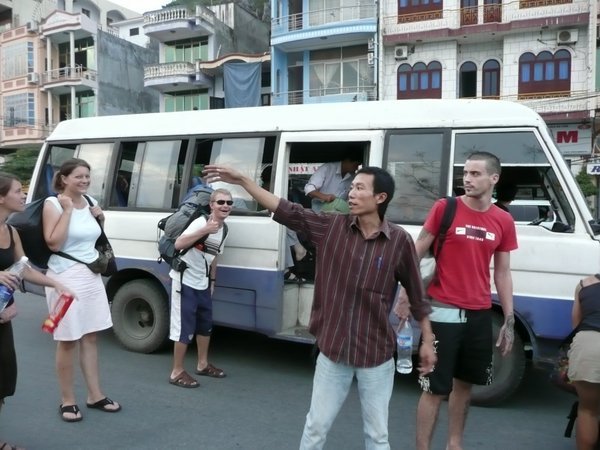 Halong Bay tour guides
