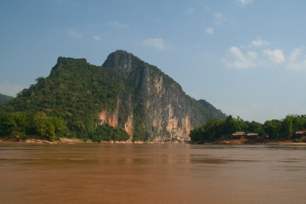 Mekong & limestone clifs