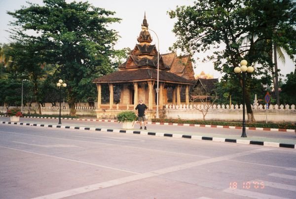 Visa Run, Laos