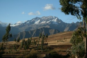 snow capped mountains on the way from Ollantaytambo to Chinchero