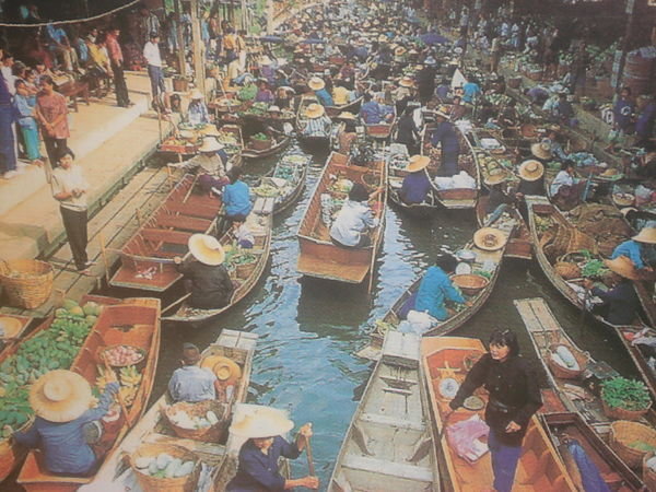 The floating market