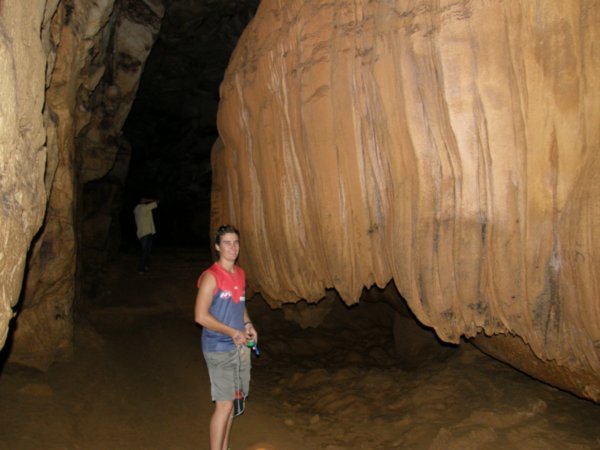 Elephant cave Vang Vieng