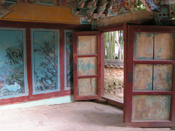 Doorway at Beomosa Temple, Busan