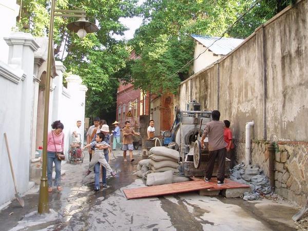 A busy alley in the old neo-classical quarters