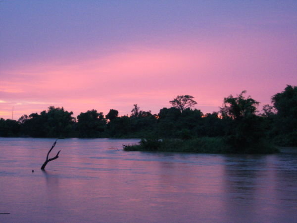 sweet sunset over the mekong - Don Det