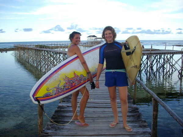 Surfer Chickies