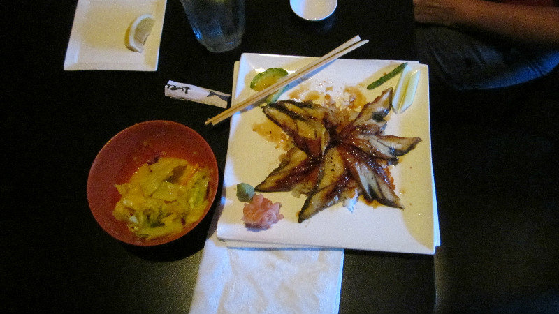 Unagi-don buri (barbecued eel on rice)