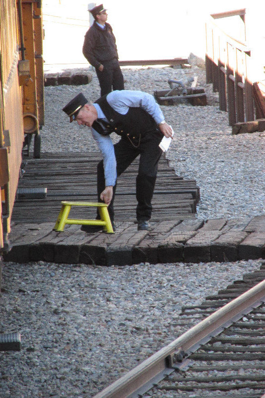 Conductor setting step for passengers