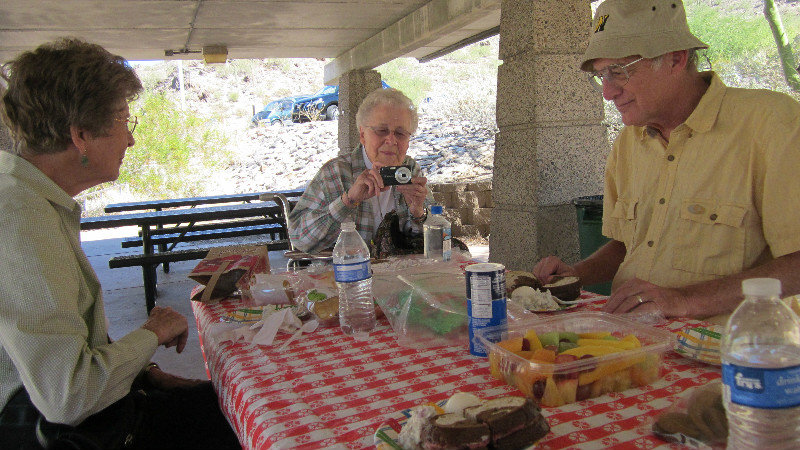 Dosia and Ester Rings at picnic