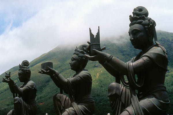 Tian Tan statues at the Big Buddha
