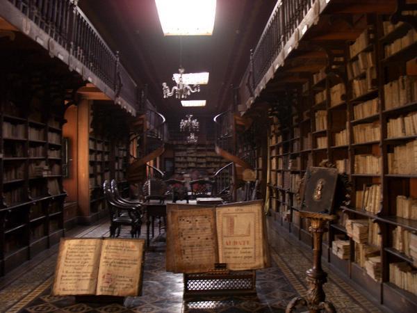 San Francisco monastery library