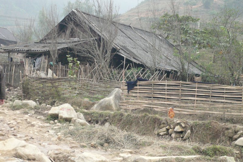 Hmong house near Ta Von