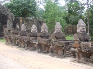 Angkor Wat statues