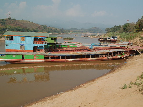 Nakladni lode na Mekongu