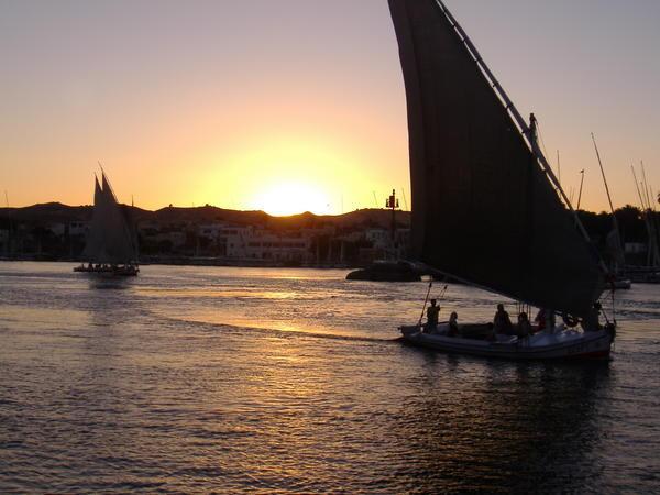 feluccas on the nile