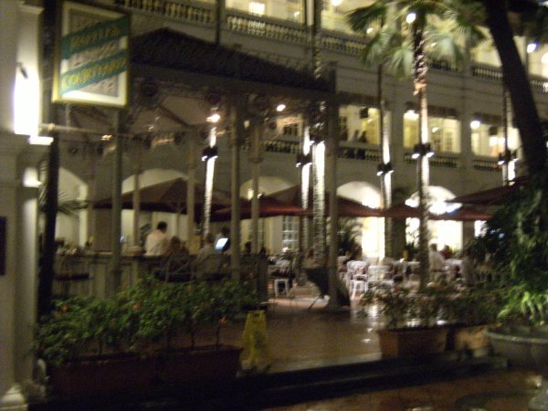 Singapore: Courtyard at The Raffles Hotel