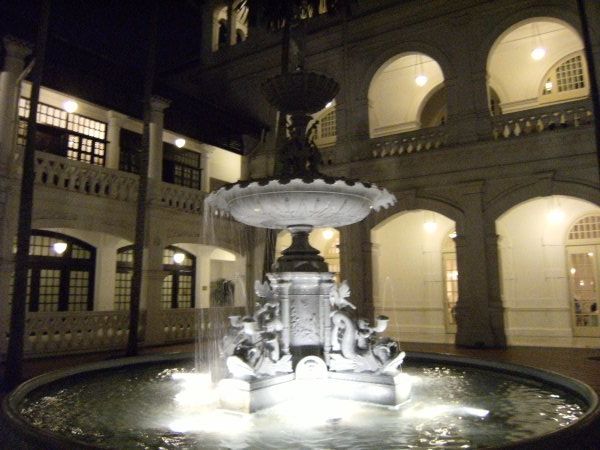 Singapore: Fountain at The Raffles Hotel