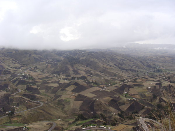 Vallee vue de la montagne, Zumbahua/ Valley seen from the mountain, Zumbahua