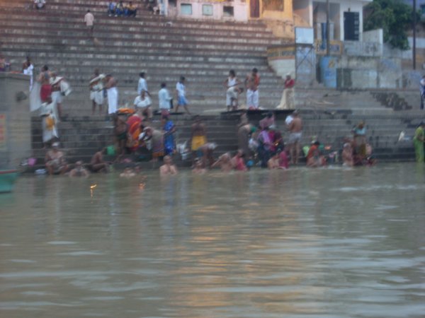 Ganjes bathing and Puja