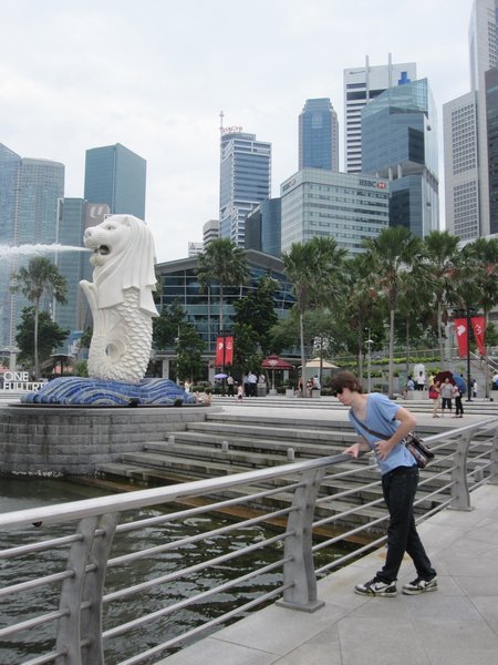puking with the Merlion