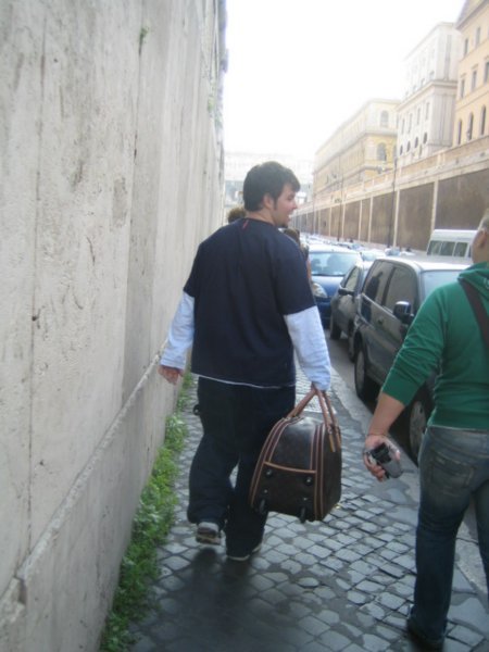 zach carrying my louis vitton bag