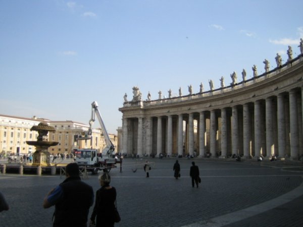 wallls surrounding the vatican