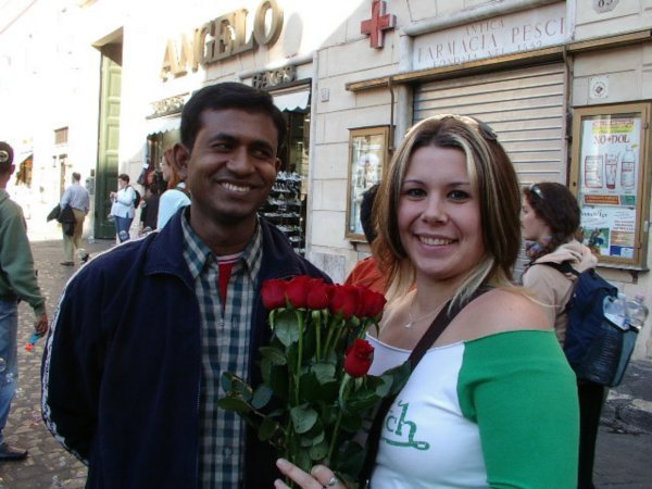 haha jen gets roses at trevi fountain and then gets asked to pay! lol
