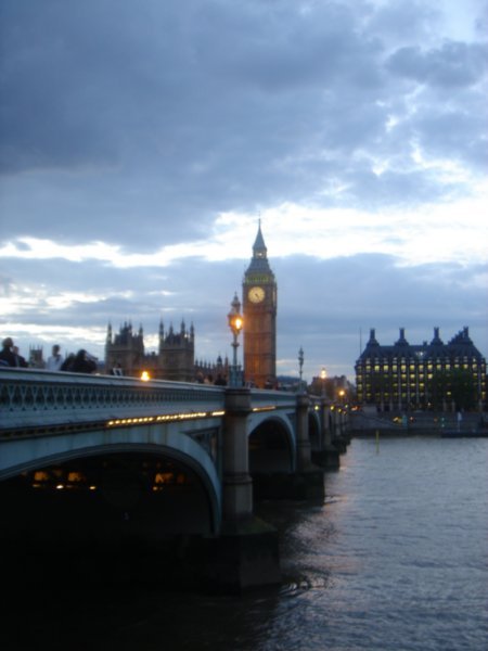 London-Big Ben lit up