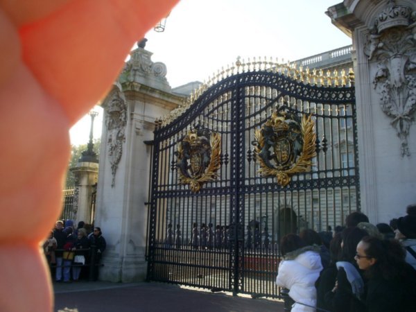 changing of the guard buckingham palace