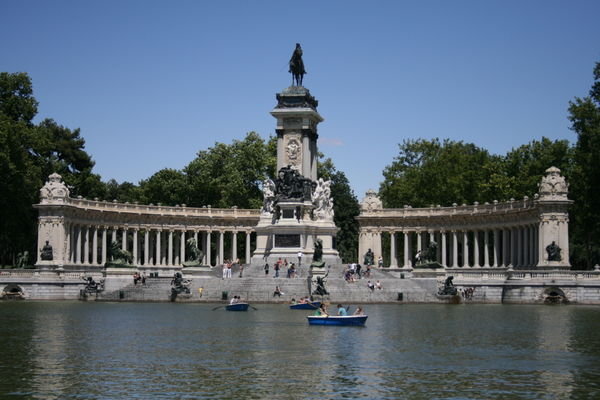 Monument on the lake