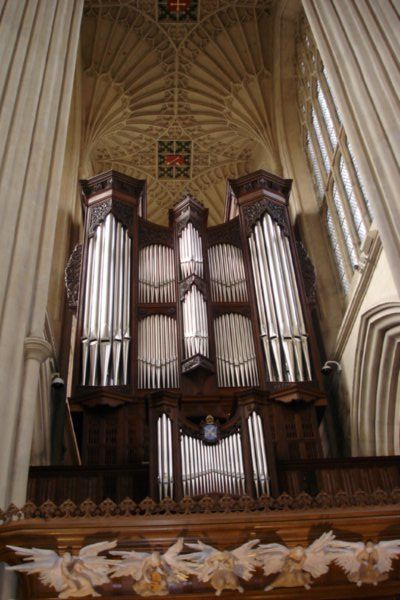 Cool pipe organ
