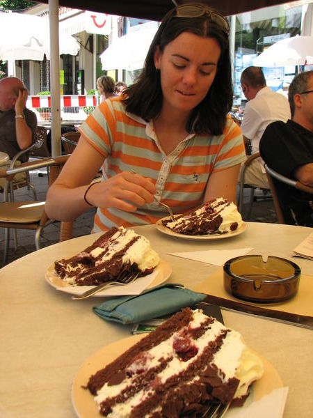 3 Pieces of Black Forrest Cake Bern!!